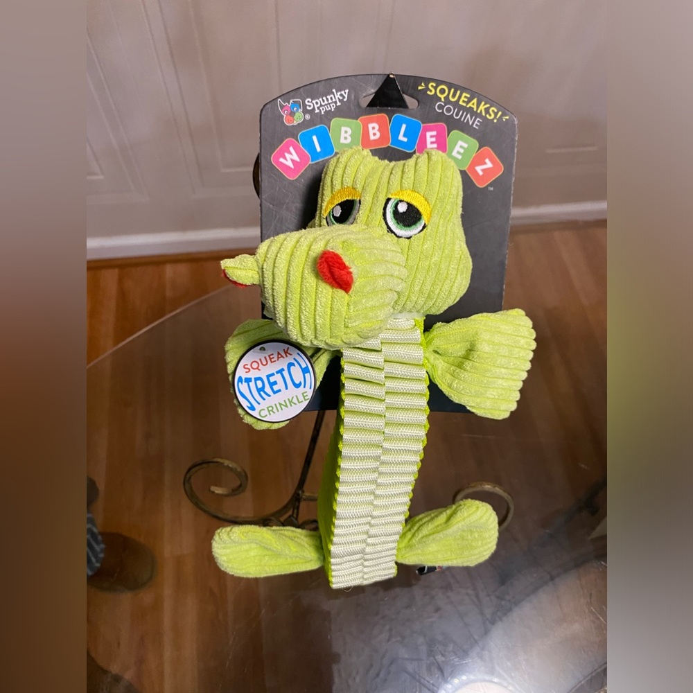 Spunky Pup Wibbleez Straight Squeaky Dog Puppy Toy 10” Aligator